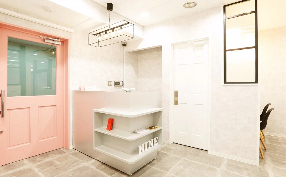 NINE eyelash&nail（ナイン）店舗内装写真